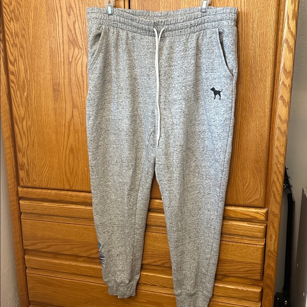 Pink hibiscus joggers - Picture 2 of 5